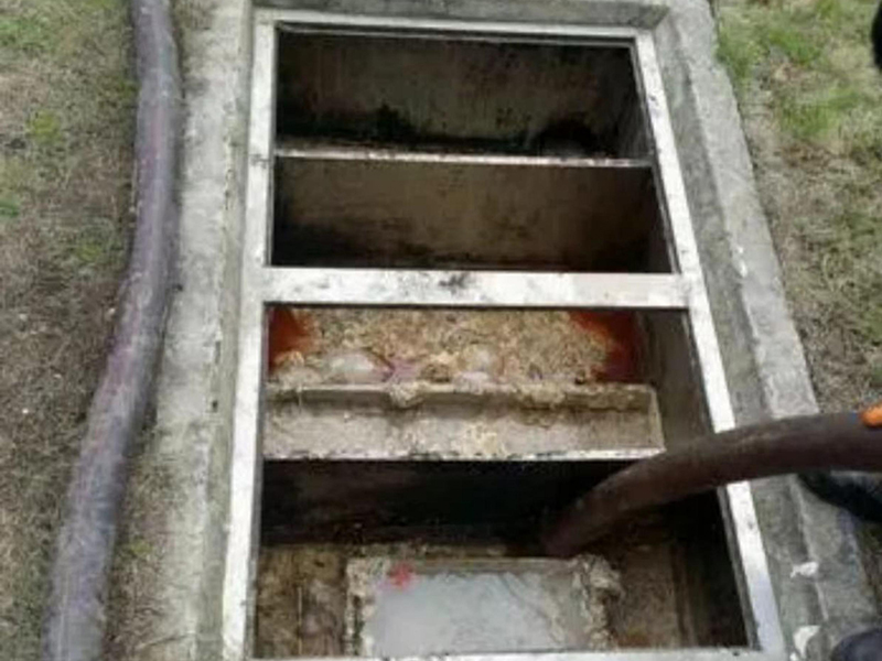 山阴隔油池清理